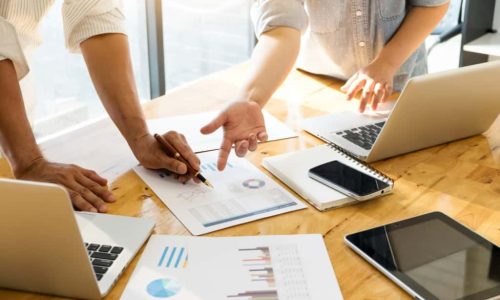 business-people-meeting-1024x683